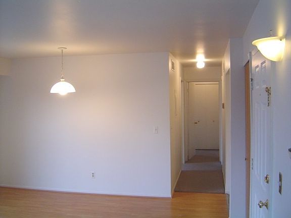 5th image of 717 N Holbrook St