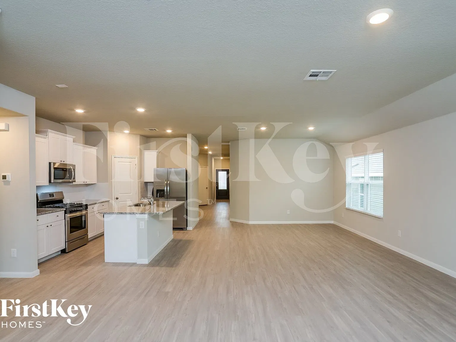 3 bed, 2.0 bath, 1910 sqft, $1,685 — Photo 3
