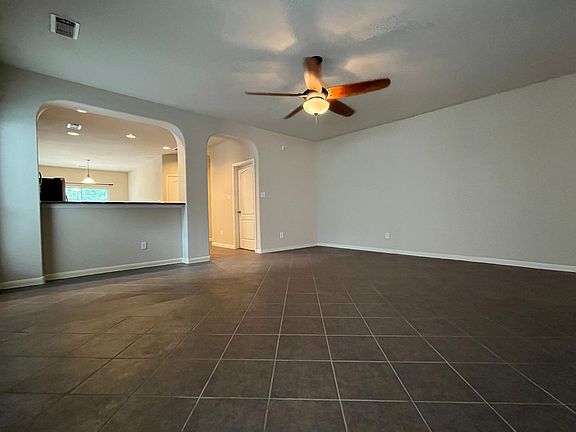 4th image of 1905 Sorghum Hill Dr