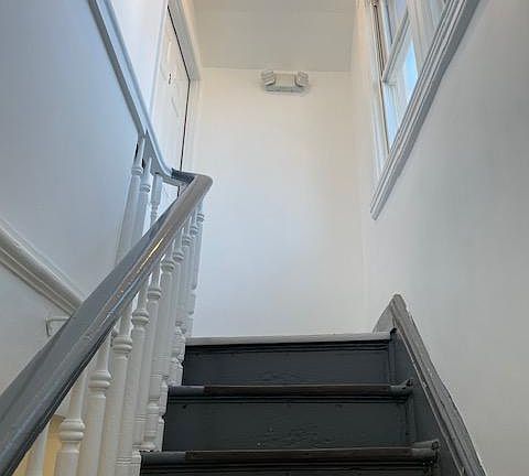 4th image of 149 Hawthorne Ave #3