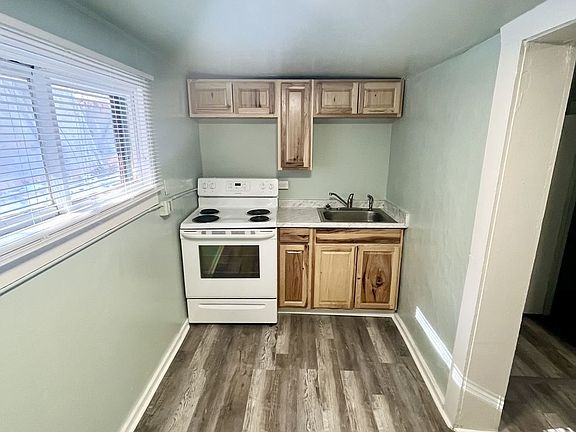 2nd image of 400 Santa Fe Dr #10