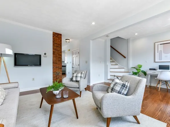 381 Bunker Hill St #2, Charlestown, MA 02129