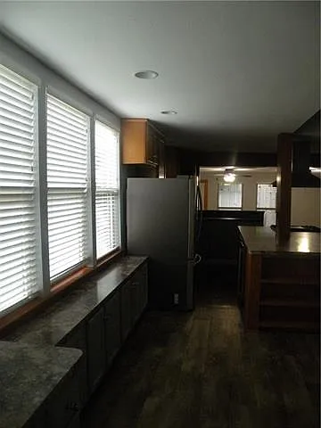 555 S 5th St — Photo 18