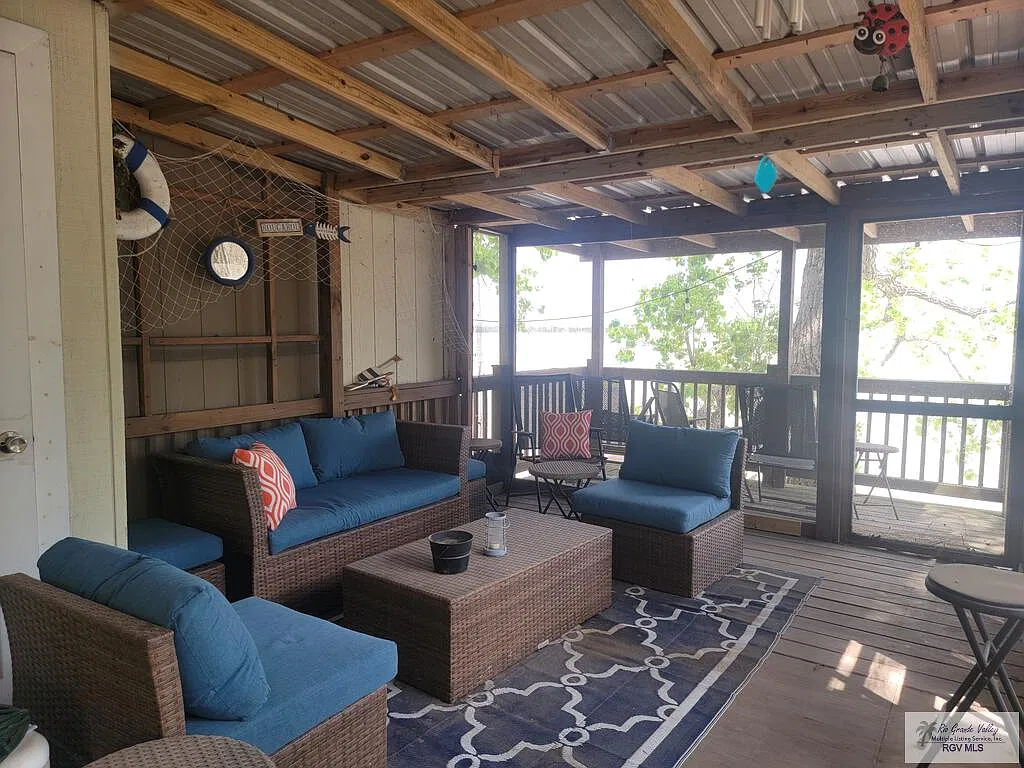 2 bed, 2.0 bath, 1200 sqft, $1,700 — Photo 2
