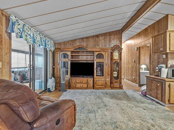 4th image of 11949 Riverside Dr Spc 158
