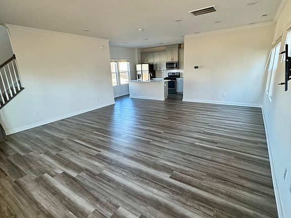 5th image of 4047 Armstrong Farm Dr