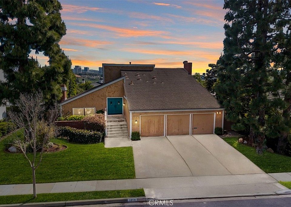 1st image of 1208 Somerset Ln
