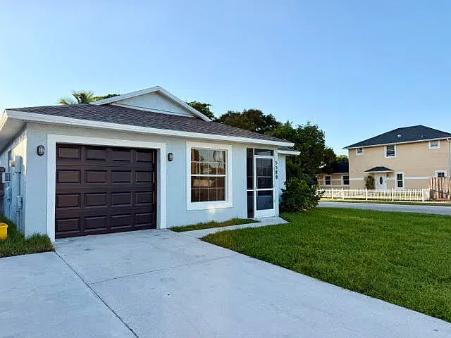 4 bed, 2.0 bath, 1253 sqft, $3,375 — Photo 2