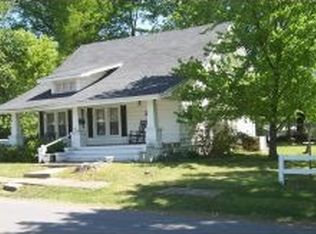 2238 Saline Ave, Eldorado, IL 62930