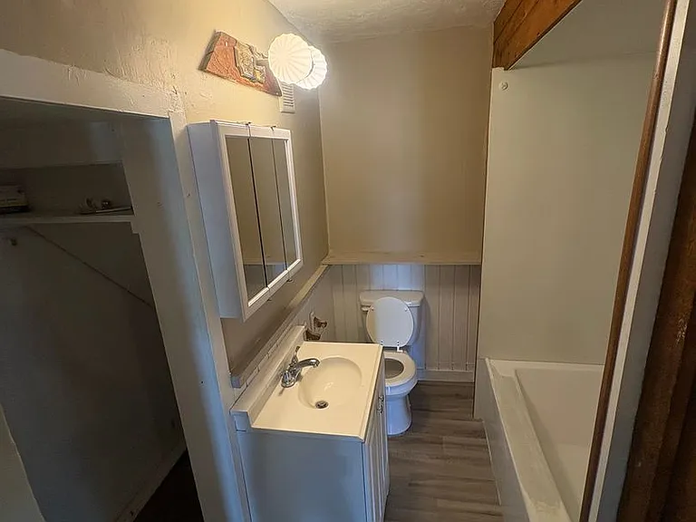 202 Van Buren St — Photo 13