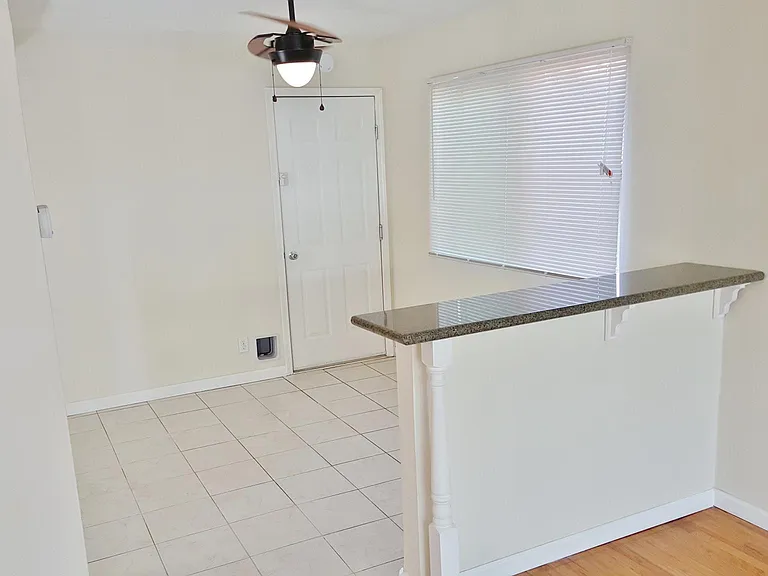 160 Linscheid Dr — Photo 5