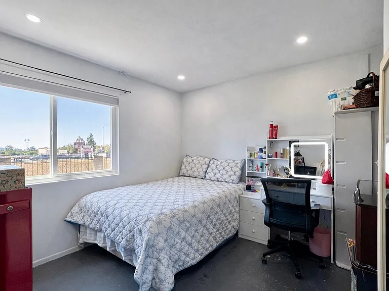 11493 Lev Ave — Photo 16