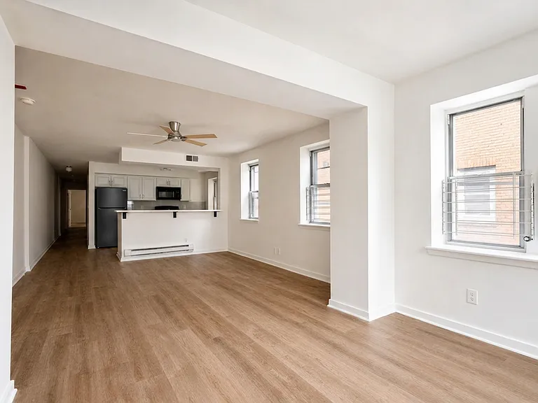 Walnut Court Apartments — Photo 7