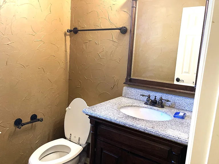 630 Waterview Dr — Photo 5