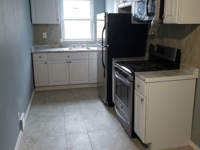 942 Pratt St #2 — Photo 10