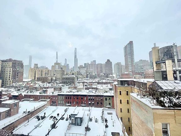 3rd image of 42 W 72nd St APT 10D