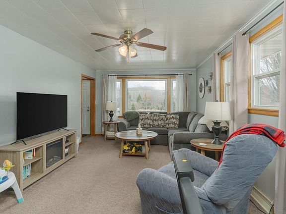 3rd image of 1319 N River Ave