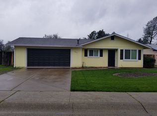 1217 Woodside Meadows Dr, Redding, CA 96002