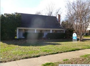 8633 Greenway Rd, Southaven, MS 38671