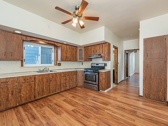 5th image of 140 Jackson Ave #1