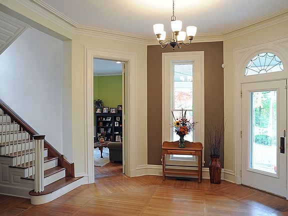 4th image of 622 Oakwood Ave