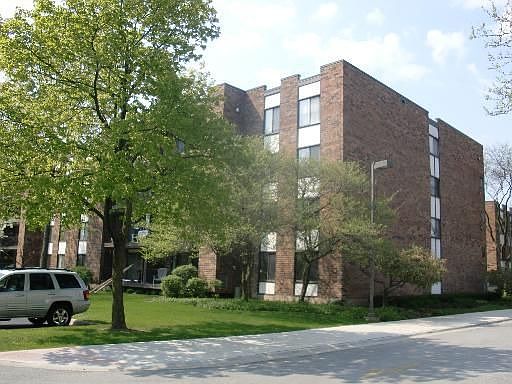 1st image of 3505 Lakeview Dr APT 212