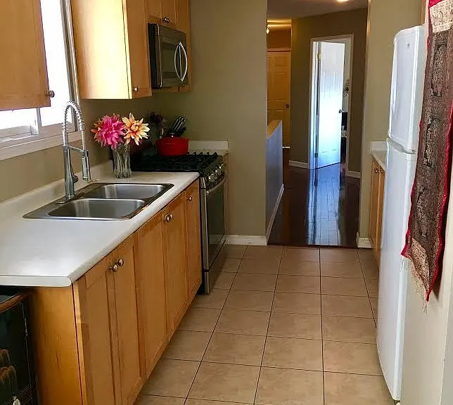 579 Northcliffe Blvd E — Photo 10