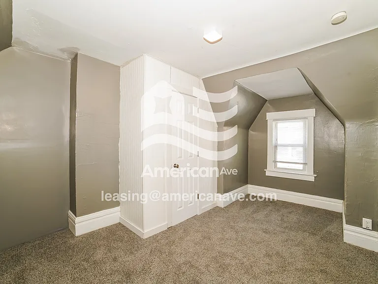 1756461_008_wm_-_main_bedroom_12928779.jpg
