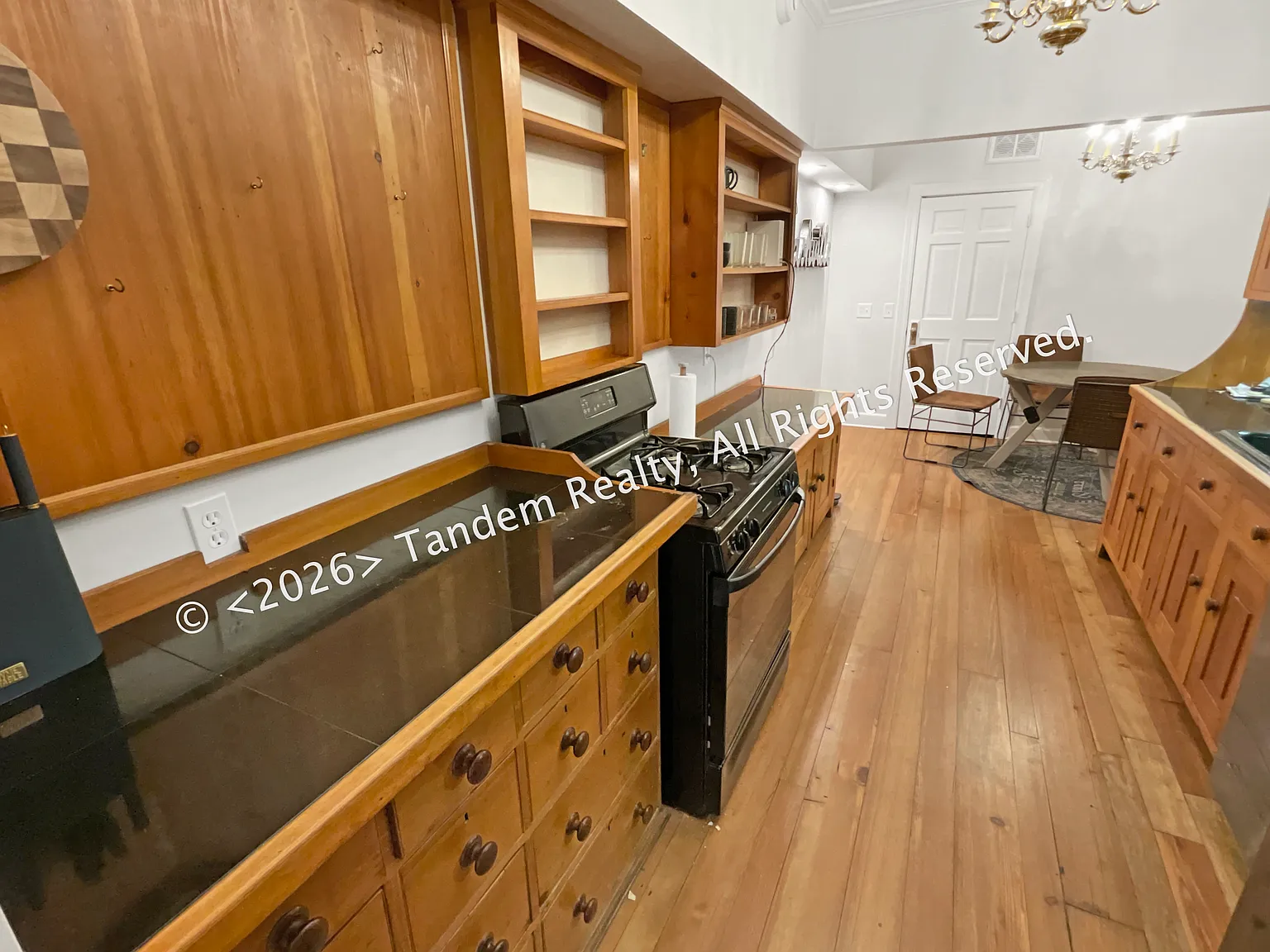 3 bed, 2.5 bath, 2600 sqft, $6,750 — Photo 3