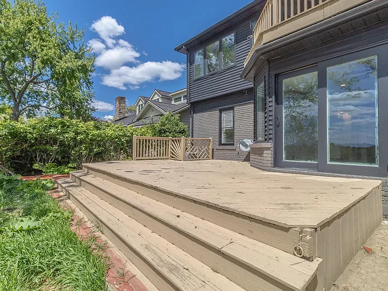 1210 River Rd — Photo 36