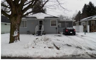 71 River Rd, Sparta, MI 49345