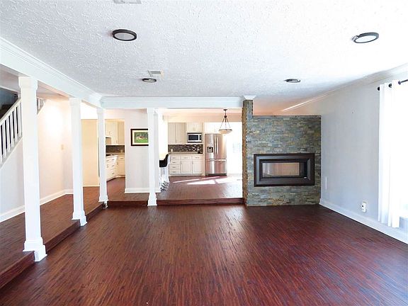 5th image of 311 Pinehurst Dr