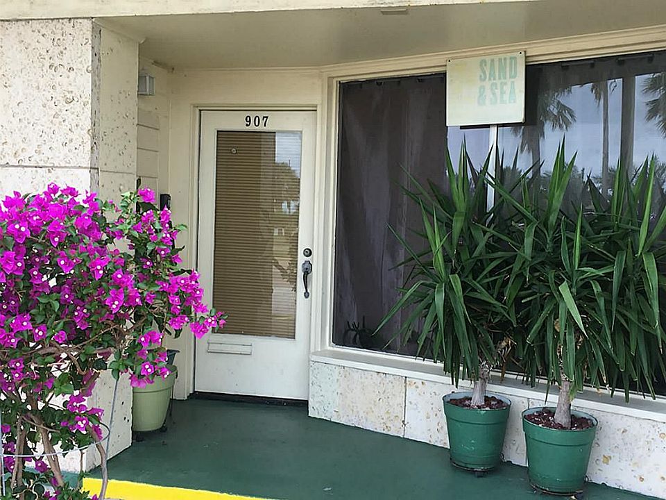 1st image of 909 University Blvd Unit 907
