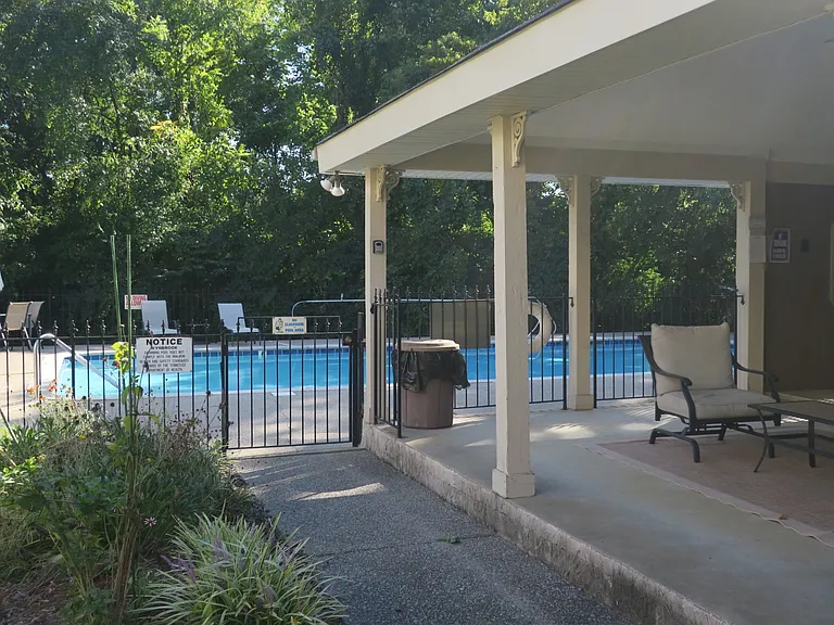 227 Wynbrook Ct — Photo 32