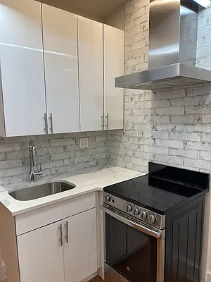 Rented by Prime Square Realty | media 9