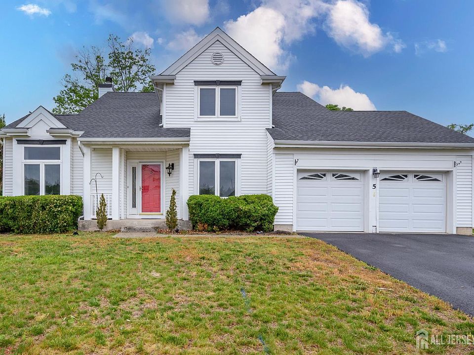 1st image of 5 Cherrywood Dr