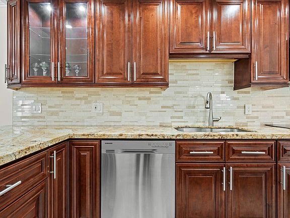 4th image of 1011 Flame Vine Avenue #201