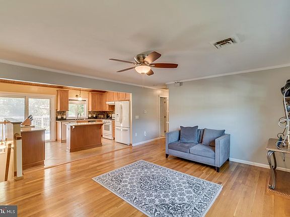 3rd image of 3804 Corona Ln