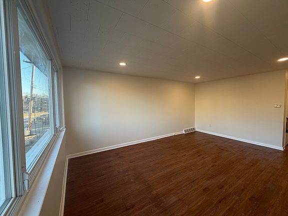 3rd image of 300 S Lemon St Floor 1
