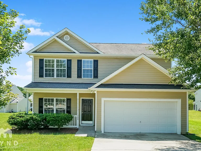 1209 Kinsfolk Cir — Photo 1