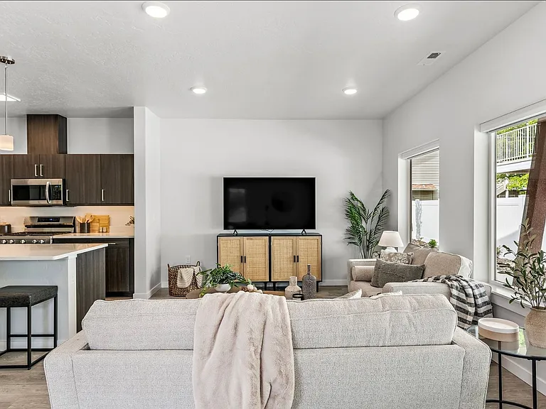8953 W Irving St — Photo 9