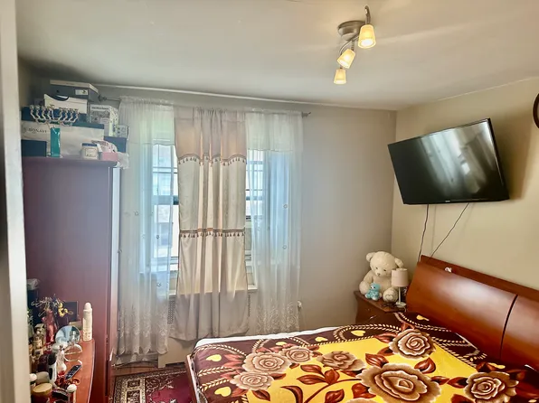 147-11 79th Avenue image 9 of 12