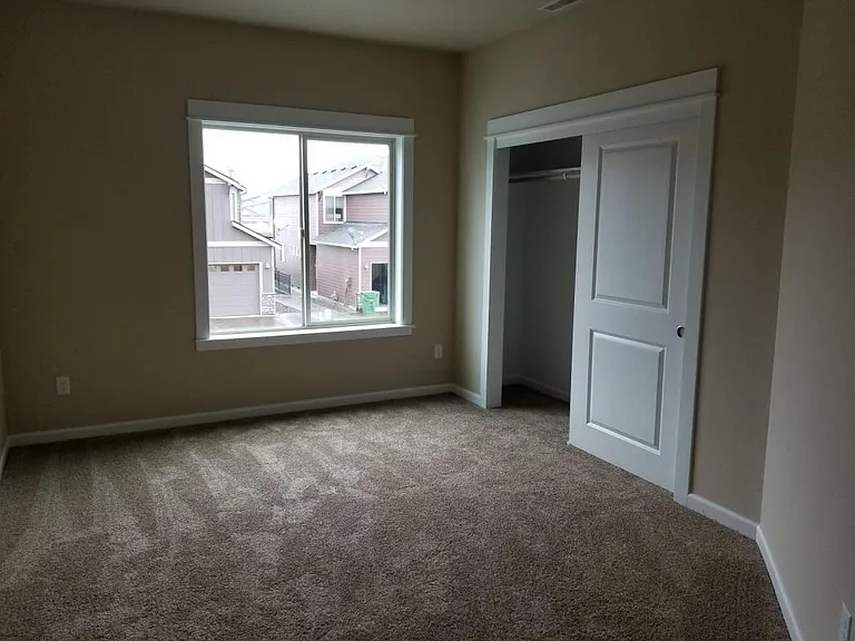 816 King Dr — Photo 6