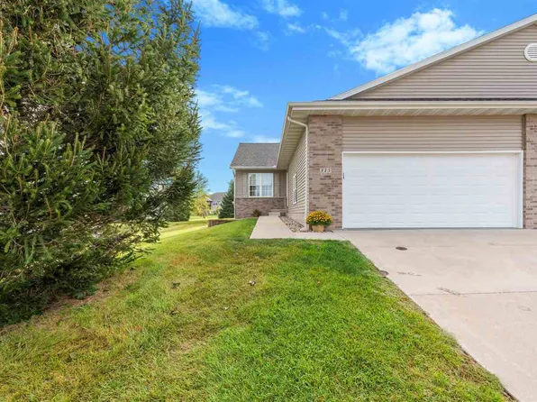 315 Highland Ct, Fairfax, IA 52228