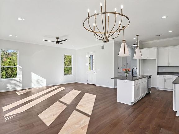 3rd image of 4382 Randolph Ave