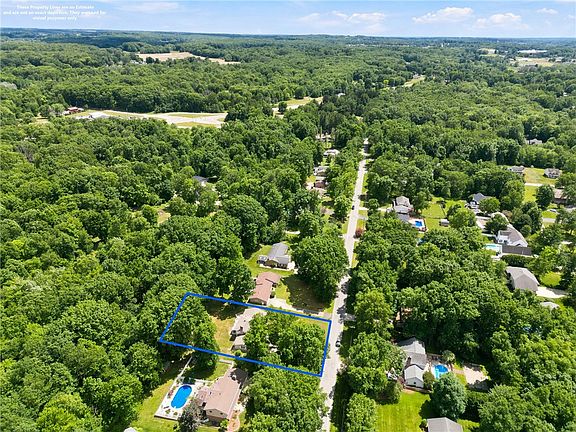 3rd image of 3482 Cardinal Dr