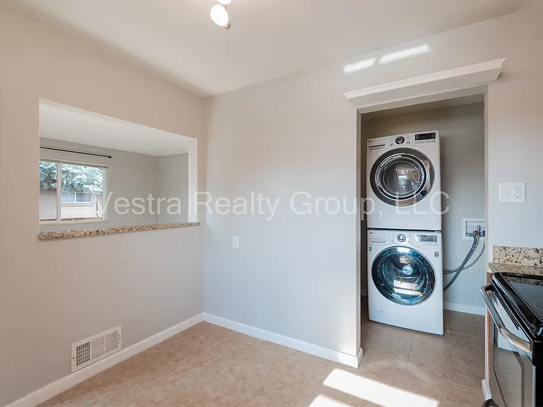3680 Grape St — Photo 7