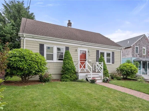 29 Fenner Ave, Newport, RI 02840