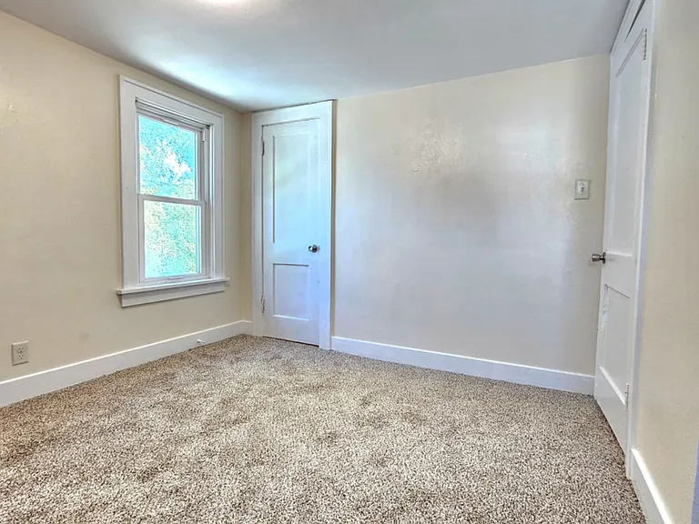 2406 Franklin St — Photo 13