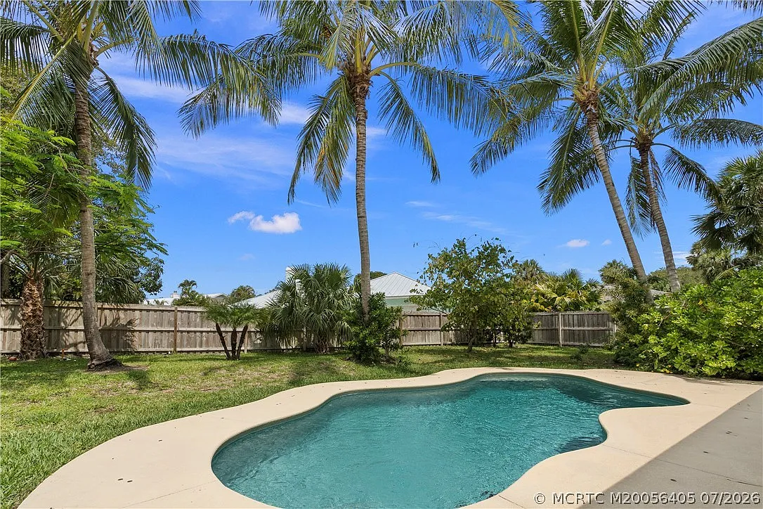 5 bed, 4.0 bath, 2429 sqft, $5,500 — Photo 1